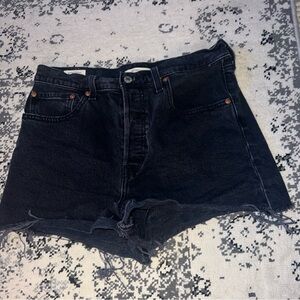 Levi’s Ribcage Black Denim Shorts size 30